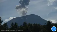 Gunung Ibu Erupsi 1.000 Meter ke Arah Barat, Warga dan Wisatawan Diimbau Patuhi Radius Bahaya