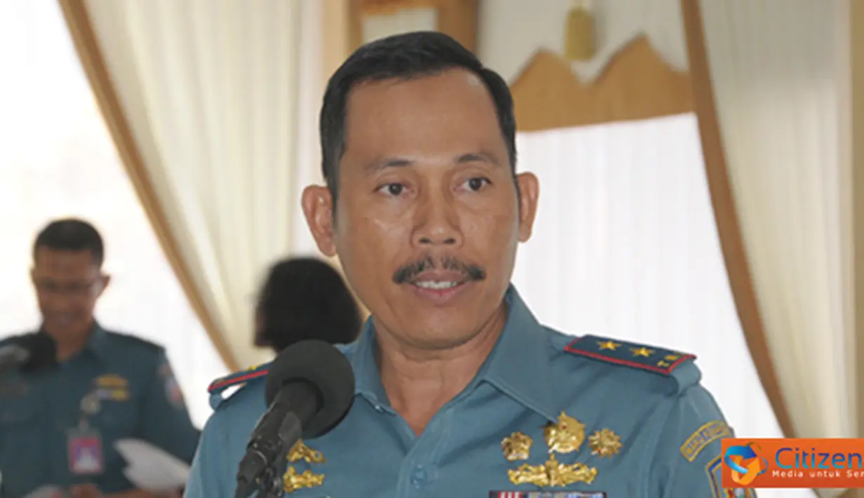 Citizen6, Surabaya: Komandan Kobangdikal, Laksda TNI Djoko Teguh Wahojo secara resmi melepas keberangkatan 16 orang calon jamaah haji 2012 asal Kobangdikal, di Ruang Joglo Moeljadi, Kesatrian Bumimoro, Kobangdikal, Jumat (28/9).(Pengirim: Penkobangdikal).