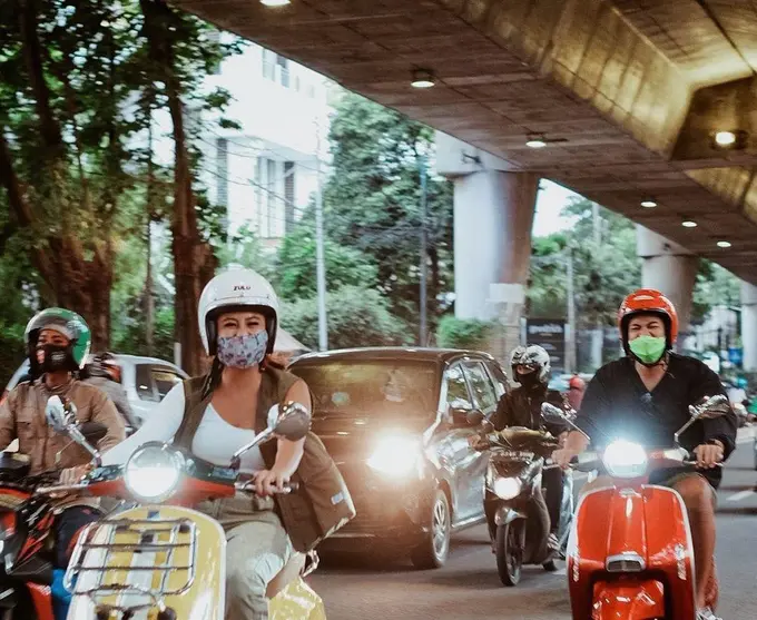 awkarin vespa