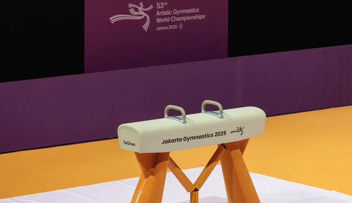 Kompetisi ini merupakan salah satu ajang tertinggi di dunia gimnastik dengan diikuti oleh atlet-atlet terbaik dari berbagai negara. (AFP/Yasuyoshi Chiba)