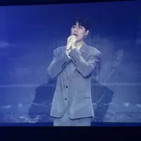 Outfit Lee Do Hyun saat Sapa Penggemar di Indonesia. [Anisha/Fimela]