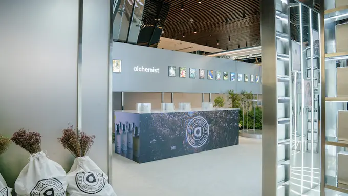 Diproduksi di Prancis, Alchemist Rilis Rangkaian Parfum Aroma Segar Bertajuk “Les Classiques”