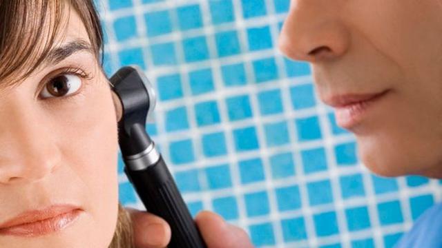 [Bintang] Selama Sembilan Hari Kecoak Tinggal di Telinga Perempuan Ini, Ceritanya Horor Banget