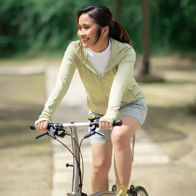 Membuktikan Kecanggihan Outfit Berteknologi UV Protection Saat Mengejar Matahari