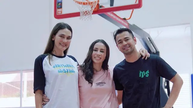 6 Potret Kompak Momo Geisha dan Luna Maya, Akui Sempat Tak Saling Tegur Sapa