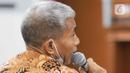 M Kece hadir mengunakan kursi roda dalam persidangan lanjutan terkait kasus penganiayaan oleh terdakwa Irjen Napoleon Bonaparte di Pengadilan Pengadilan Negeri Jakarta Selatan, Kamis (23/6/2022). Sidang yang beragendakan pemeriksaan saksi ini menghadirkan M Kece sebagai saksi pelapor. (Liputan6.com/Herman Zakharia)