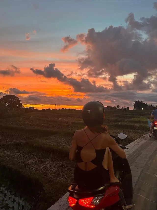 8 Potret Hyoyeon SNSD saat Liburan di Bali, Betah Banget