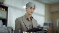 Makna di Balik Rambut Ubanan Lee Je Hoon di Drakor The Art Of Negotiation