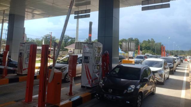 PT Hutama Karya (Persero) mencatat lonjakan trafik kendaraan yang signifikan di Jalan Tol Trans Sumatera