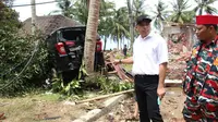 Bupati Tangerang, Ahmed Zaki Iskandar meminta adanya pemasangan alat pendeteksi tsunami di pesisir wilayah Tangerang.