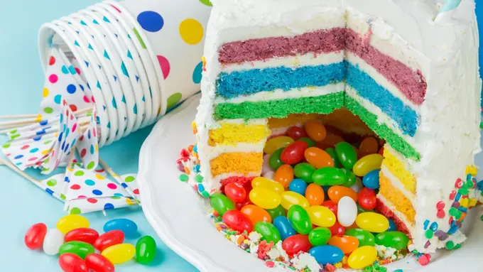 Inovasi Manis Firstbite Buat Momen Spesialmu, Pilih Chocolate Pinata atau Lunch Box Cake?