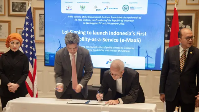 Pertamina NRE dan PT VKTR Teknologi Mobilitas Tbk (VKTR) kerja sama percepat transisi EV di Indonesia (Foto: Istimewa)