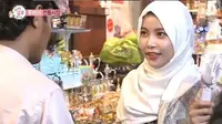 Cantiknya Solar, personel Mamamoo yang mengenakan hijab saat berkunjung ke Dubai, Uni Emirat Arab.