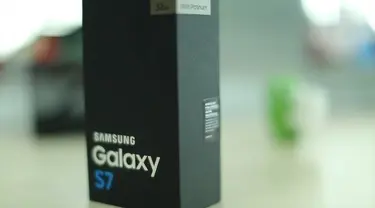 Samsung Galaxy S7 maupun Galaxy S7 Edge, untuk pasar Indonesia diperkuat chipset Exynos 8890 dan RAM sebesar 4GB. Hal ini membuat CPU Galaxy S7 dan Galaxy S7 Edge 30 persen lebih tangguh dan GPU 60 persen lebih baik dari Galaxy S6 dan Galaxy S6 Edge....