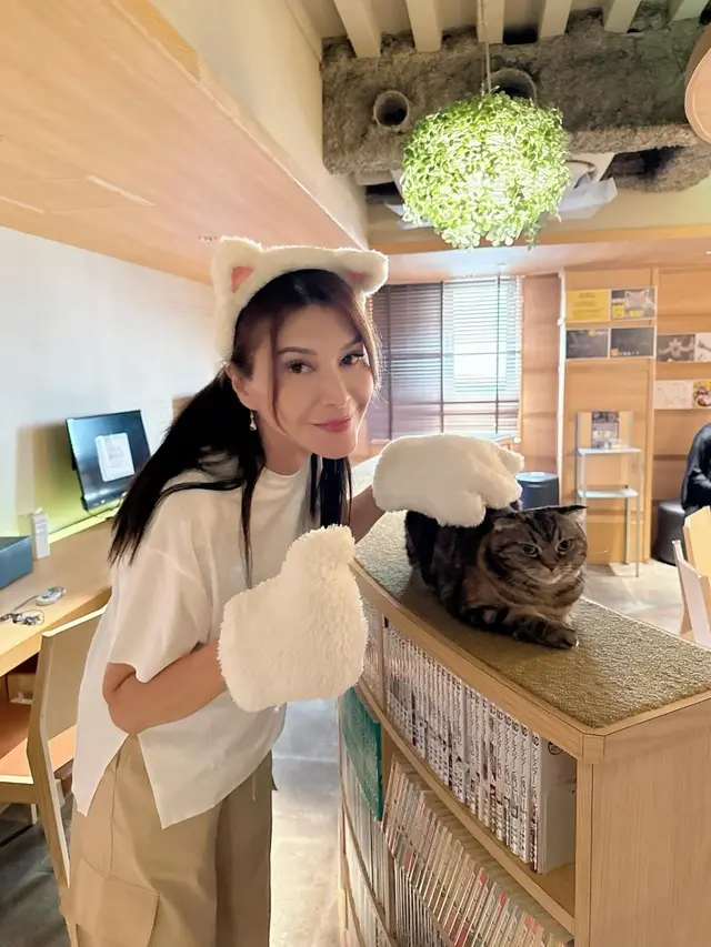 6 Outfit Kasual Tamara Bleszynski Liburan di Jepang Bareng Anak, Tetap Stylish