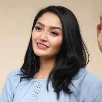 Penyanyi dangdut Siti Badriah tampil bersama dengan Shaheer Sheikh. Keduanya akan tampil dalam film televisi yang akan ditayangkan di ANTV setiap siang. (Bambang E Ros/Bintang.com)
