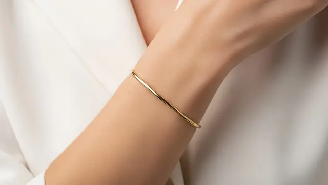 Model Gelang Emas Simpel Tanpa Banyak Ukiran yang Nyaman