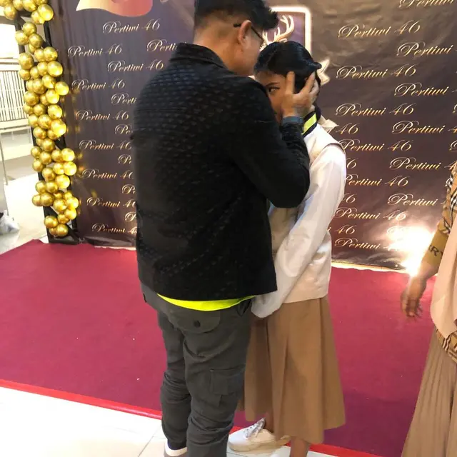 7 Momen Wisuda Anjani, Putri Andika Kangen Band yang Kini Sudah Lulus SMP