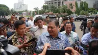 Menteri Koordinator Bidang Perekonomian Airlangga Hartarto dalam gelaran Indonesia International Motor Show atau IIMS 2024. (Dok Kemenko Perekonomian)