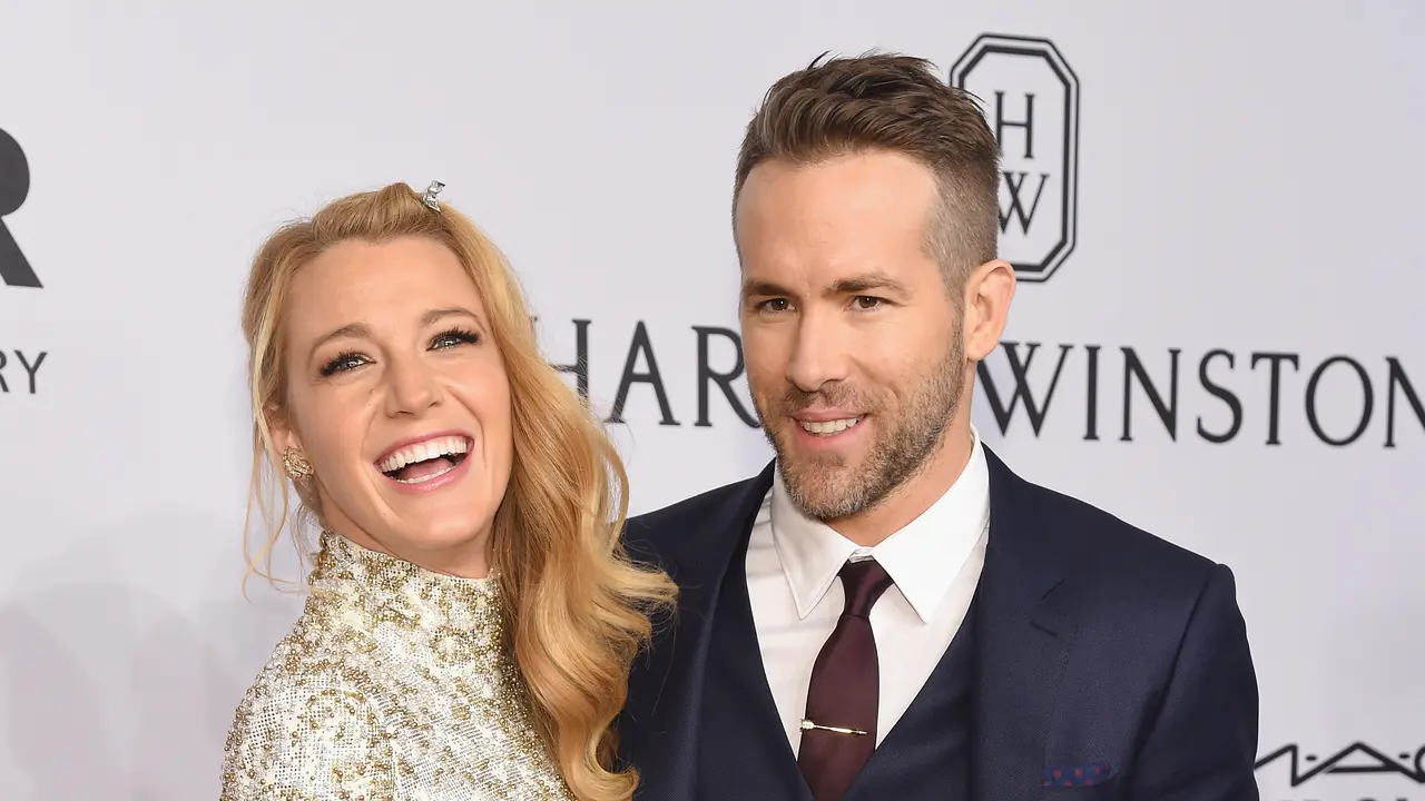 [Bintang] Selamat! Blake Lively Hamil Anak Kedua dengan Suami Ryan Reynolds