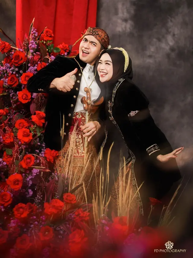 Jelang Pernikahan, Ini 7 Potret Prewedding Ria Ricis dan Teuku Ryan Pakai Baju Adat Jawa