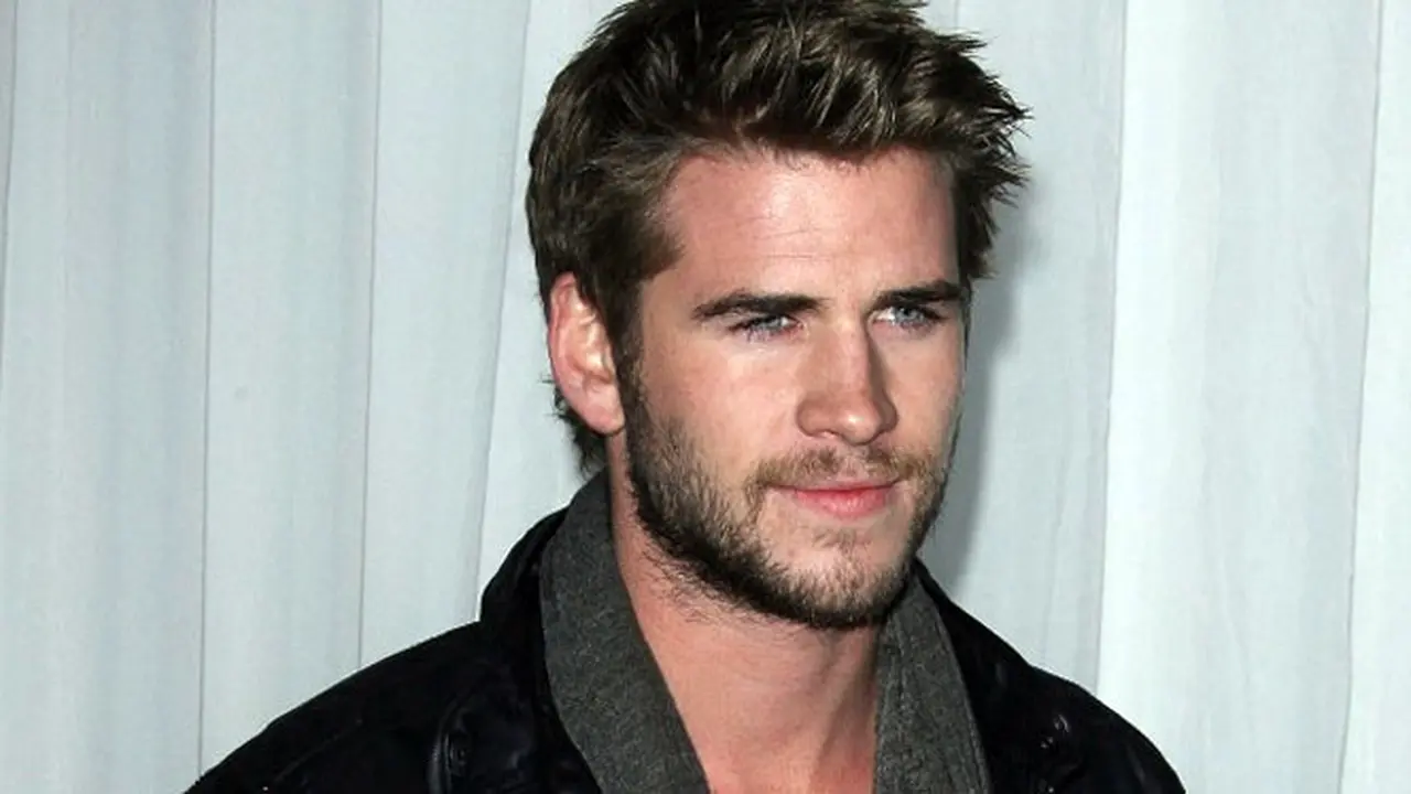 liam-hemsworth-130902b.jpg