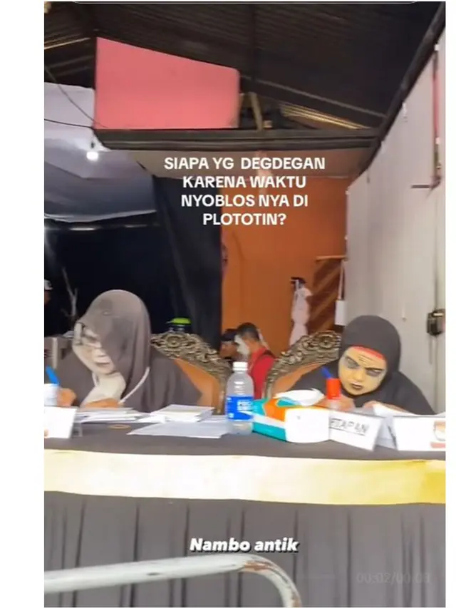 7 Potret Kostum Unik Anggota KPPS saat Bertugas, Kreatif Bikin Warga Terhibur