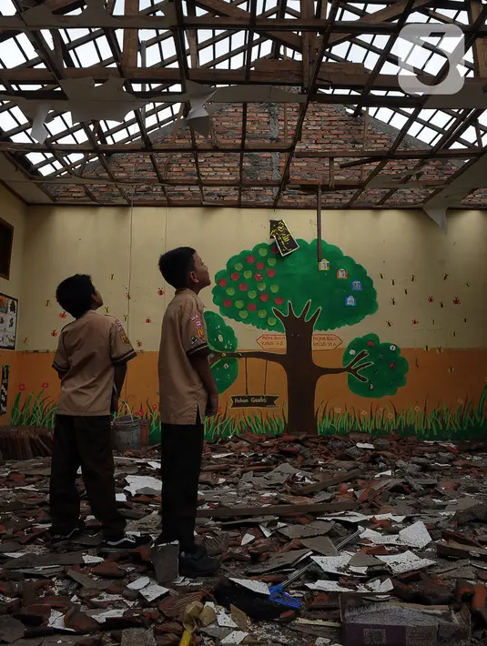 Pembatasan waktu proses belajar selama tiga jam secara bergantian. (merdeka.com/Imam Buhori)