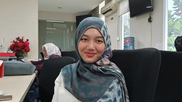 Seorang mahasiswi, Afra (21)