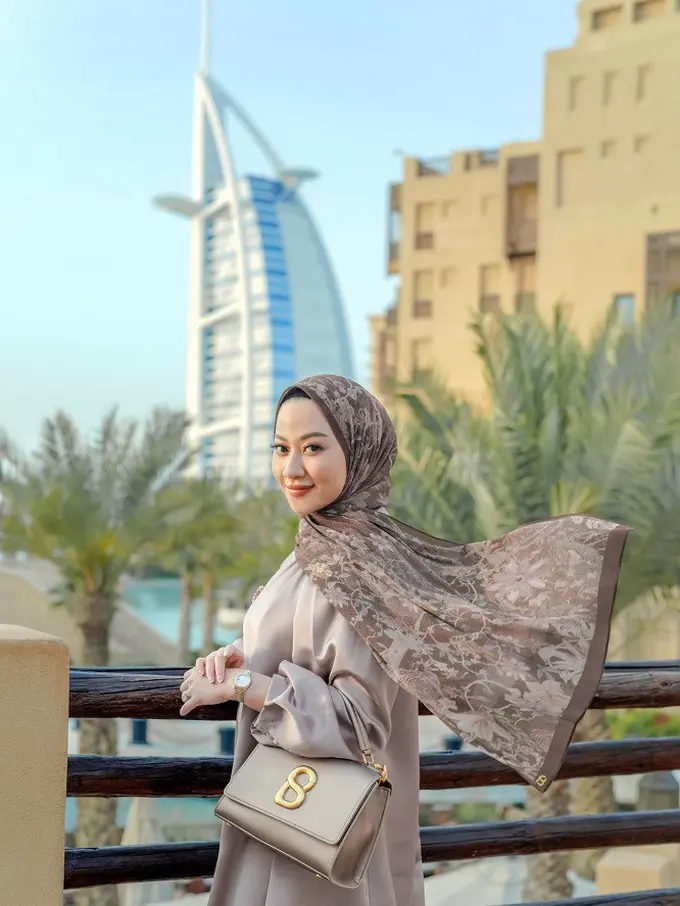 Ulang Tahun ke-6, Buttonscarves Tampil di Light Show Ain Dubai Ferris Wheel Bianglala Terbesar di Dunia