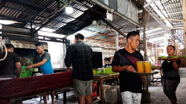 Sehari di Manado, Makan Apa?