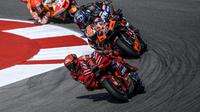 Pembalap Red Bull KTM Jack Miller mengaku kesulitan dengan jarak pandangnya karena sirkuit di MotoGP Argentina yang kotor  (AFP)
