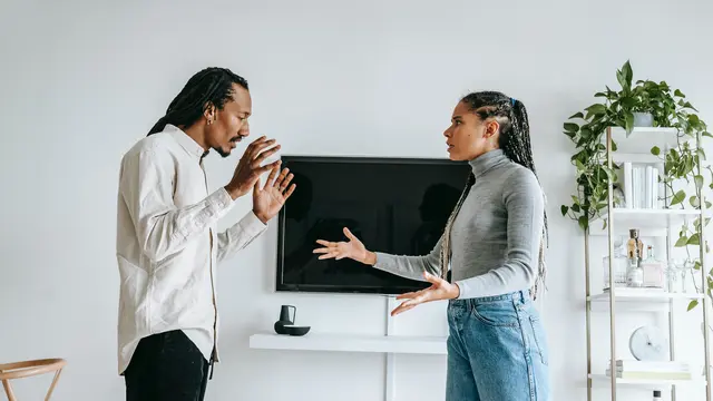 10 Ciri-ciri Red Flag dalam Hubungan, Patut Waspada!