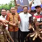 Panen perdana komoditi singkong (ubi kayu) Varietas Cimanggu, Casesa, dan Garuda yang terletak di Desa Tolotio, Kecamatan Tibawa, Kabupaten Gorontalo, Foto – Fadil/Kominfo