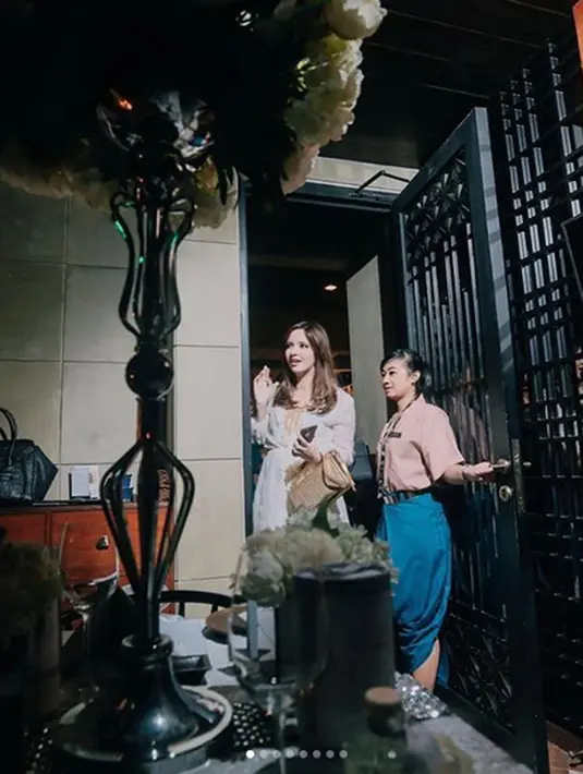 Foto pemeran sinetron Bawang Merah dan Bawang Putih itu mendapat banyak pujian dari pengguna Instagram. Selain banjir pujian, foto-foto yang diunggah itu juga mendapatkan ratusan lebih likes. (Instagram/ramadhaniabakrie)