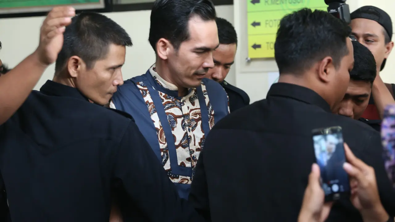 [Bintang] Perceraian Atalarik Syah dan Tsania Marwa