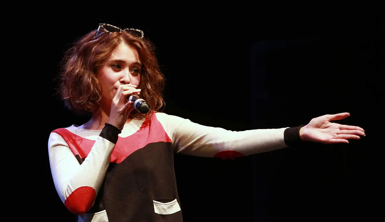 Ayushita di panggung Kampung GaSS 2, Sabuga, Bandung, Jawa Barat, Rabu (19/8/2015). (Deki Prayoga/Bintang.com)