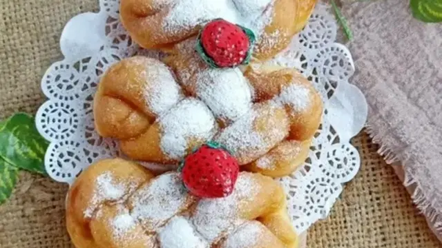 Resep donat kepang labu kuning. (dok. Cookpad @ibutina)