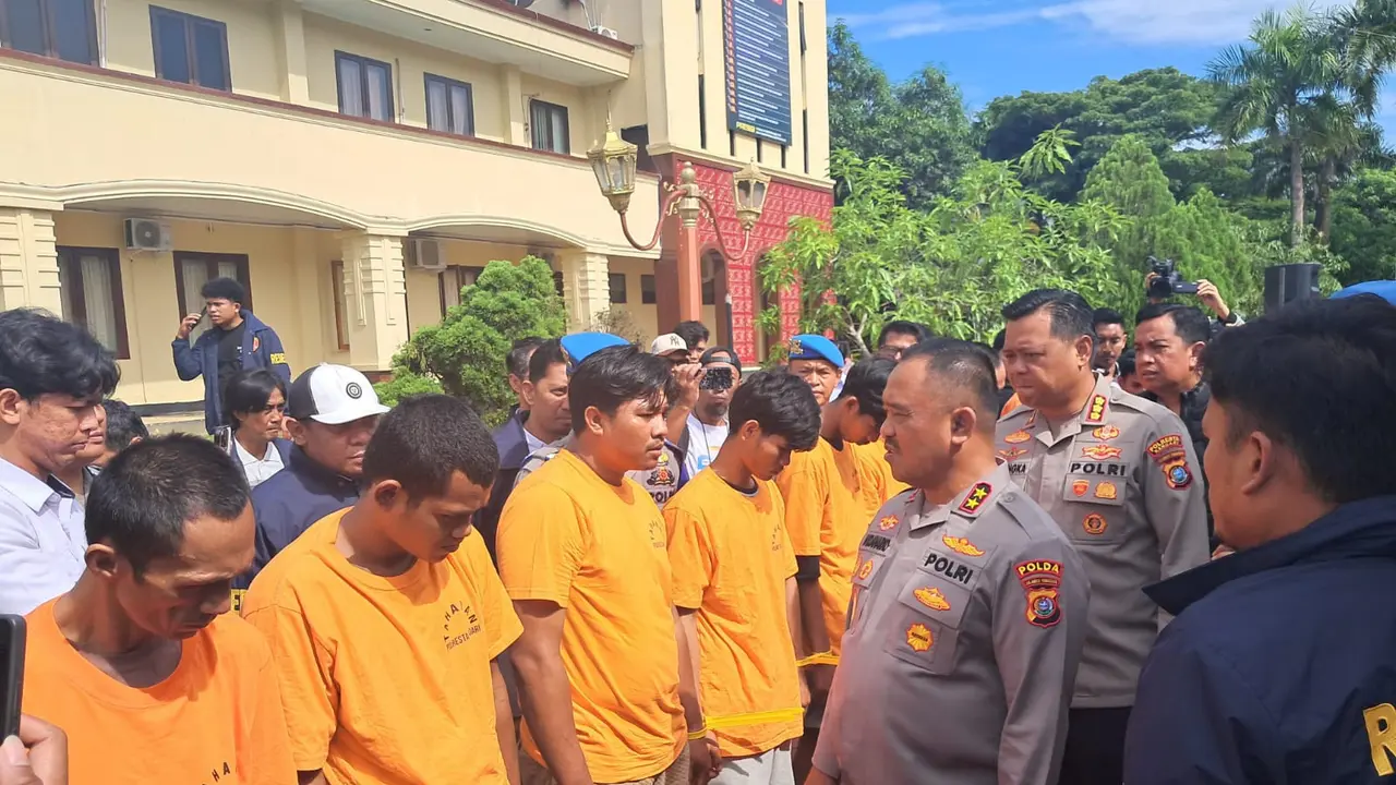 Kapolda Sultra Irjen Pol Didik Widjanarko saat bertemu pelaku curanmor di Kota Kendari