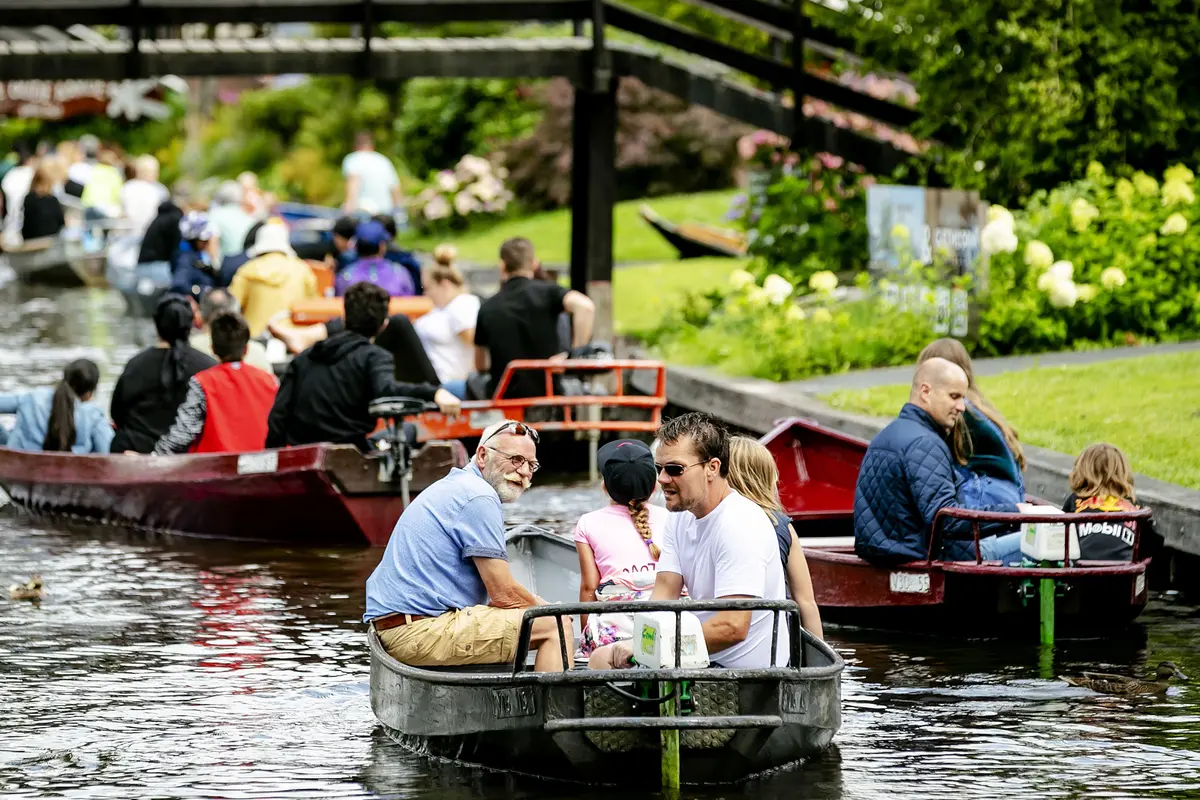 Desa Giethoorn