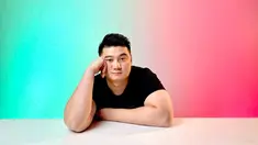Arnold Poernomo menjadi salah satu selebriti chef yang cukup aktif di media sosial. Bahkan, dirinya juga kerap mengunggah berbagai kegiatan melalui channel YouTube pribadinya. (Liputan6.com/IG/@arnoldpo)