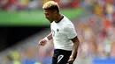 Serge Gnabry sukses mencetak enam gol untuk Timnas Jerman sekaligus dinobatkan sebagai top skor pada Olimpiade Rio 2016. Penampilan gemilangnya juga membawa skuat Der Panzer menyabet medali perak pada ajang empat tahunan tersebut. (Foto: AFP/Evaristo Sa)