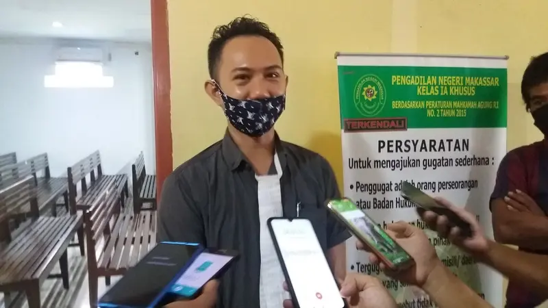 JPU Kejati Sulsel, Ridwan Saputra mengatakan upaya penahanan terhadap eks Bendahara Brimob Polda Sulsel sesuai dengan perintah Pengadilan Negeri Makassar (Liputan6.com/ Eka Hakim)