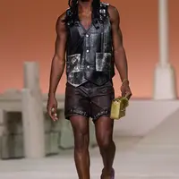 Coach perkenalkan koleksi spring 2023 dengan pertunjukan runway yang menampilkan debut Lil Nas X sebagai global ambassador Coach. (Foto: Dok/Coach).