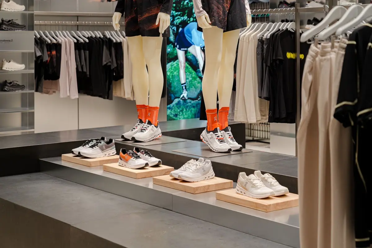 Sepatu On dengan Teknologi Bantalan CloudTec®️ Didesain Cocok untuk Olahraga Lari