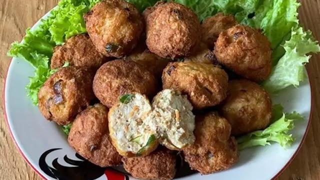 Resep tahu bulat ayam. (dok. Cookpad @Dewix767)