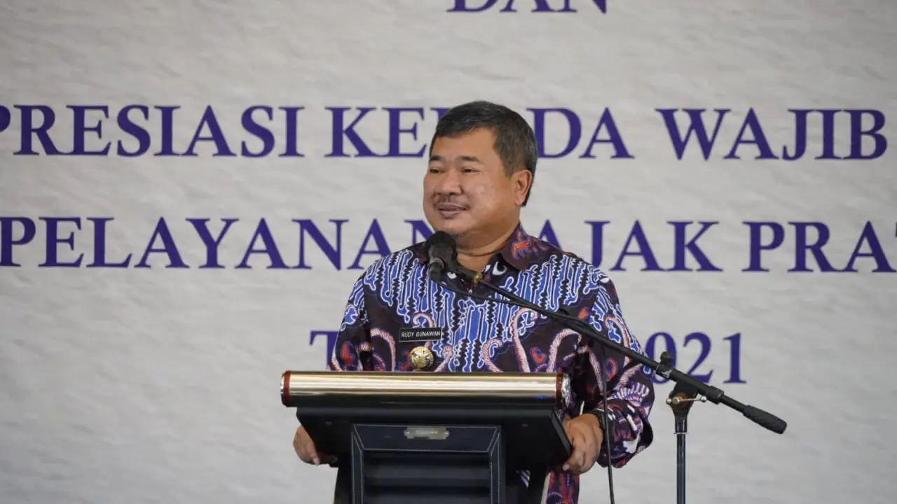 Bupati Garut Rudy Gunawan mengatakan, capaian pajak pemda Garut tahun ini terbilang moncer mencapai 103 persen, di tengah perlambatan ekonomi masyarakat akibat hantaman pandemi Covid-19.