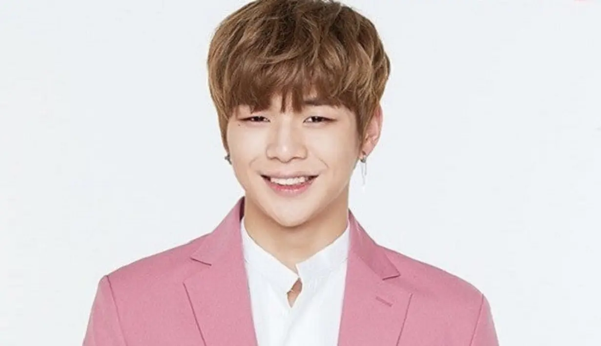 Di acara itu, Kang Daniel mengaku tidak pernah pilih-pilih soal makanan. Akan tetapi ia mengungkapkan jika dirinya alergi dengan seafood. (Foto: Soompi.com)