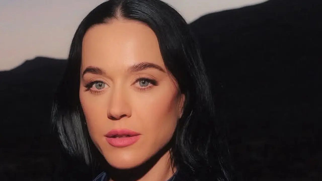 MUA Ungkap Rahasia Makeup Katy Perry saat ke luar angkasa