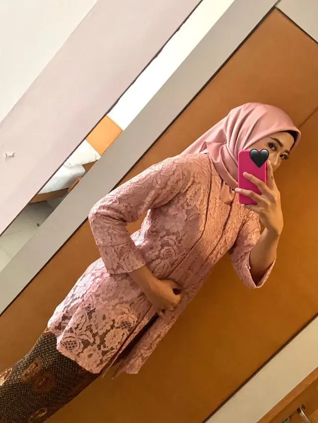 Jelang Akad Nikah, Intip Lagi Pesona Megawati Hangestri saat Memakai Kebaya